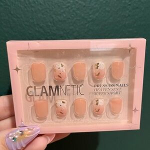 Glamnetic Heaven Sent limited edition super short press on nails